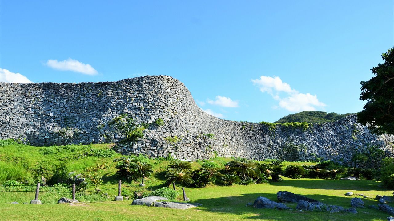 今帰仁城跡 沖縄観光スポット La Prima Stella近隣